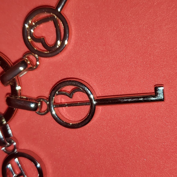 Henri bendel 3 key Heart Charm Keychain Keyring - Picture 4 of 10